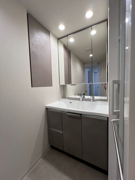 物件内観写真8　(洗面)