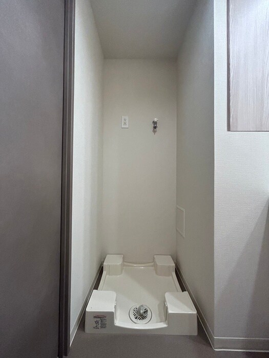 物件内観写真10　(洗濯機置場)