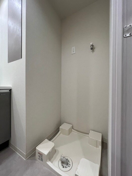 物件内観写真10　(洗濯機置場)