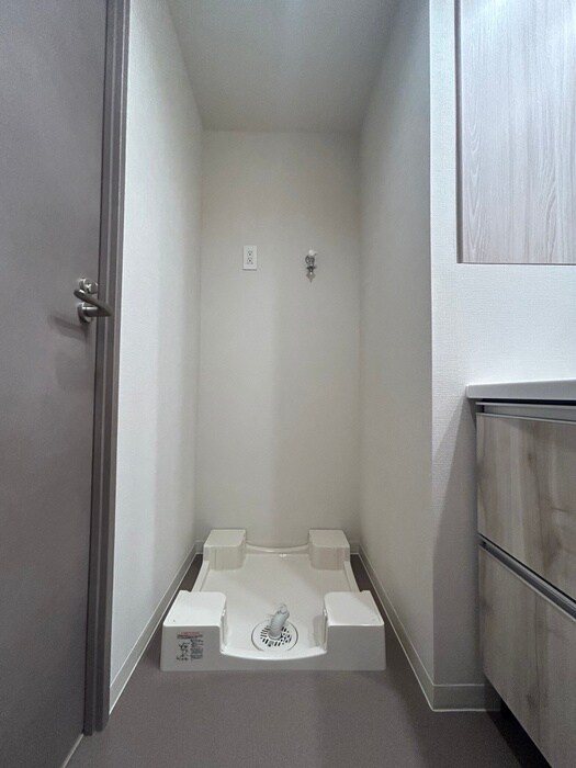 物件内観写真11　(洗濯機置場)