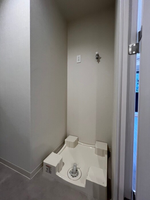 物件内観写真11　(洗濯機置場)