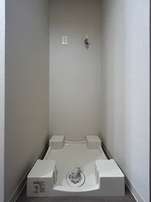 物件内観写真11　(洗濯機置場)