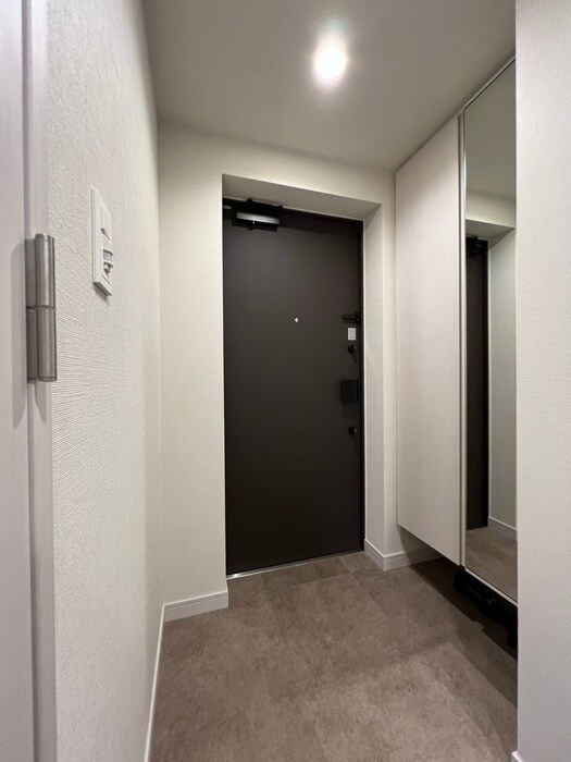 物件内観写真13　(玄関)