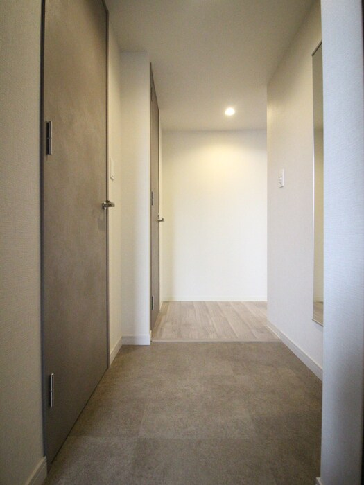 物件内観写真13　(玄関)