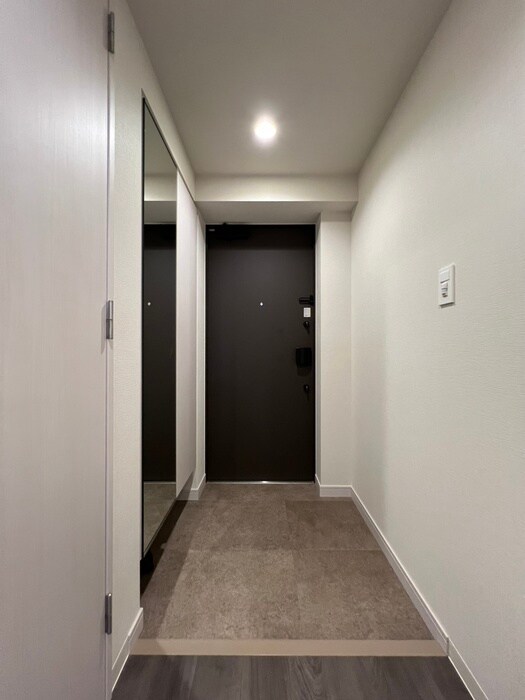 物件内観写真13　(玄関)