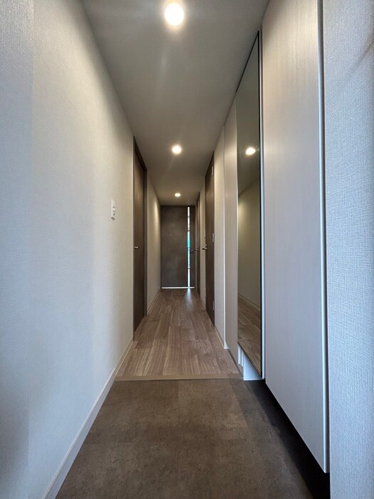 物件内観写真18　(玄関)