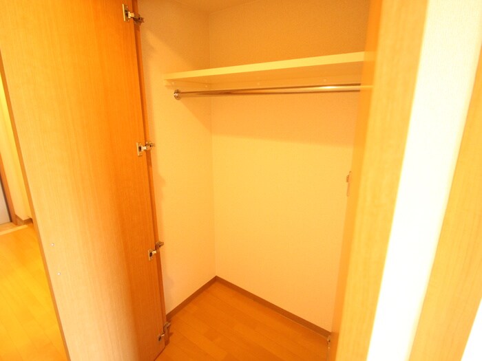 物件内観写真12　(収納)