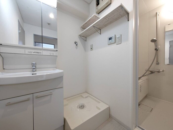 物件内観写真16　(洗濯機置場)