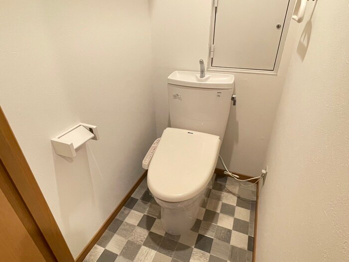 物件内観写真14　(トイレ)