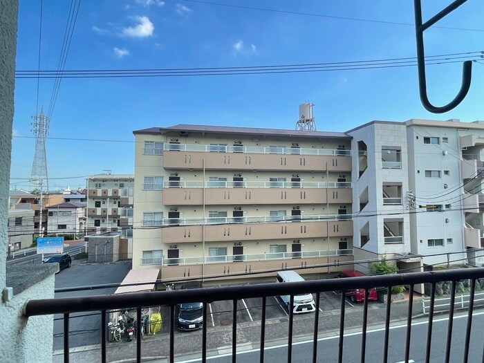 物件内観写真16　(室内からの展望)