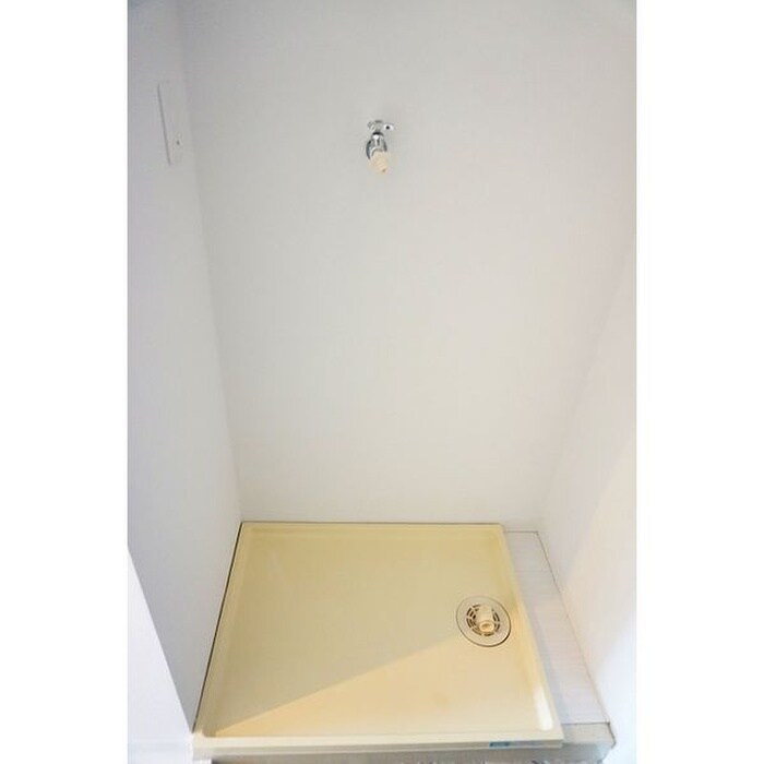 物件内観写真12　(洗濯機置場)