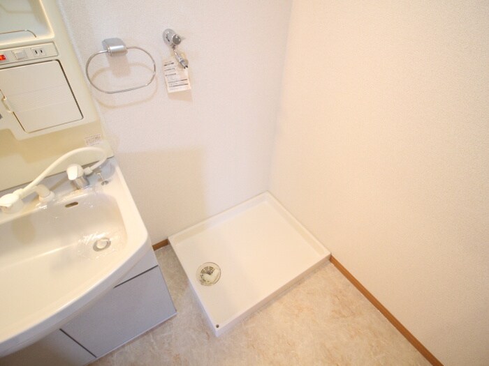 物件内観写真15　(洗濯機置場)