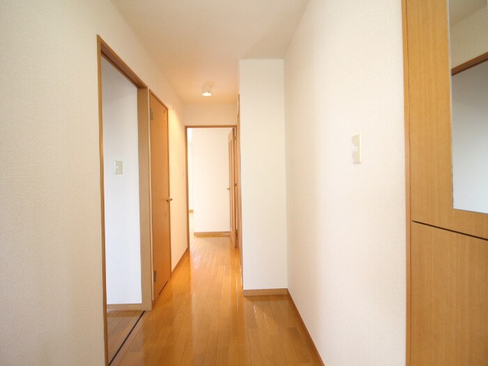 物件内観写真19　(廊下)