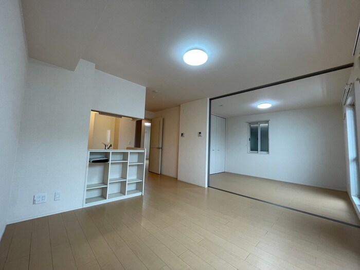 物件内観写真2　(居室)