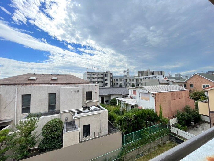 物件内観写真15　(室内からの展望)