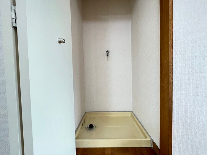 物件内観写真21　(洗濯機置場)