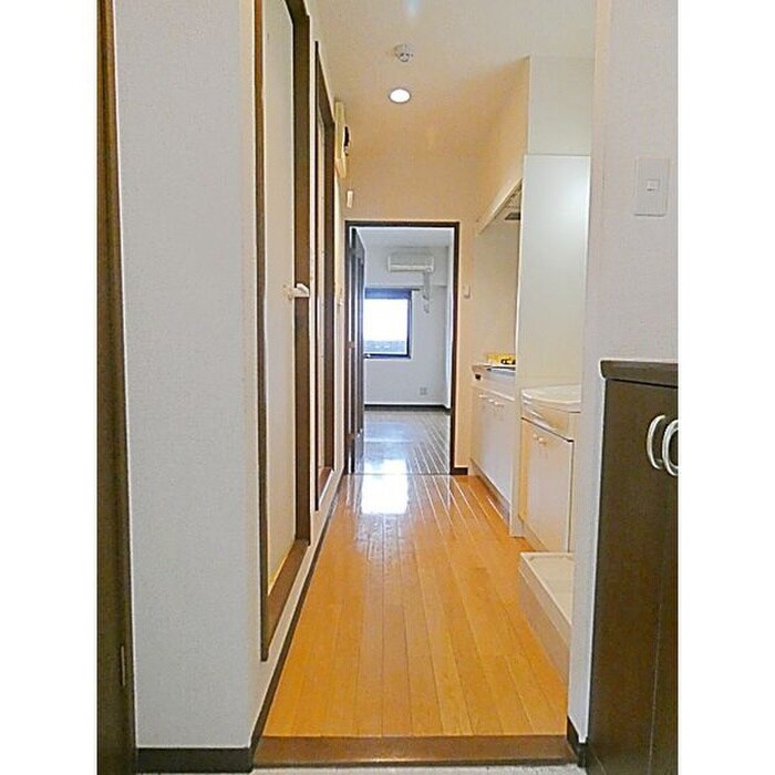 物件内観写真14　(廊下)