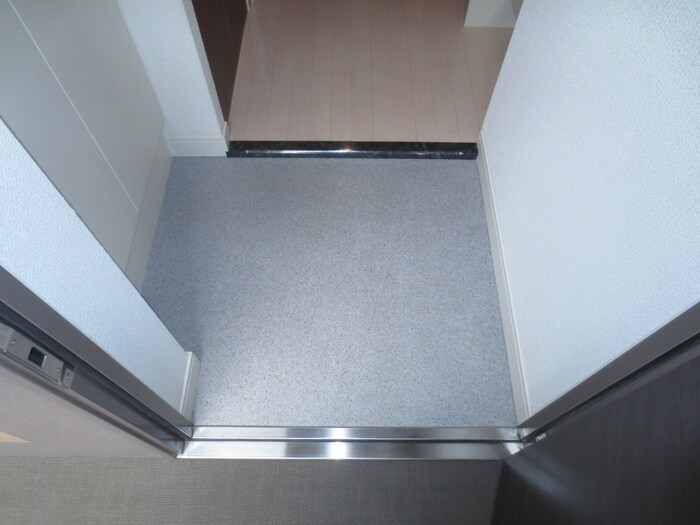 物件内観写真17　(玄関)