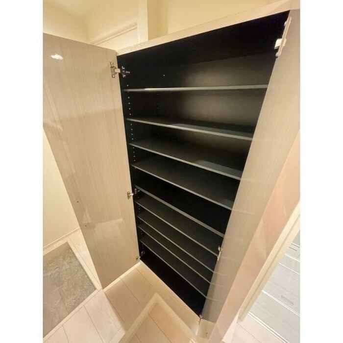 物件内観写真9　(靴箱)