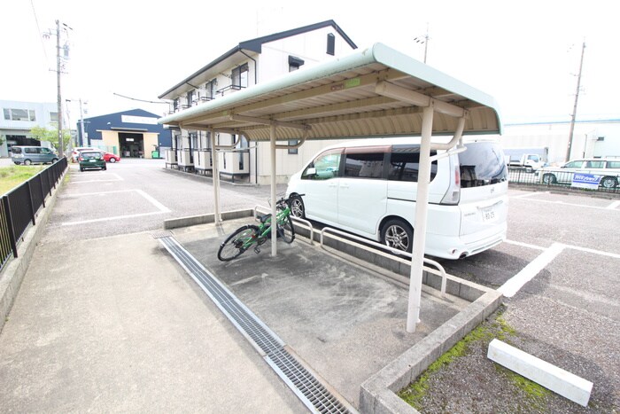 物件外観写真4　(駐輪場)