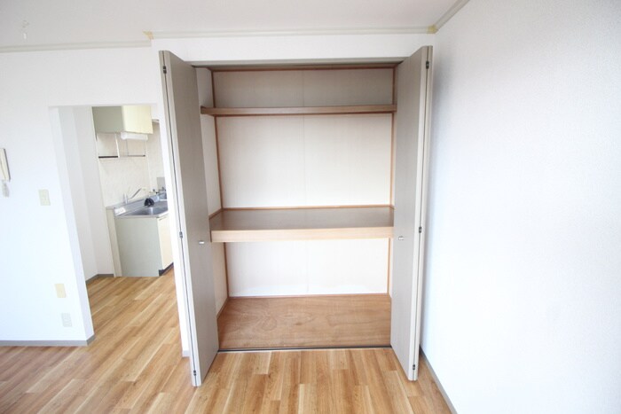 物件内観写真18　(収納)
