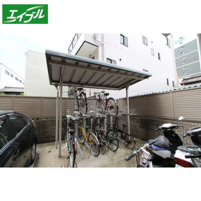 物件外観写真3　(駐輪場)