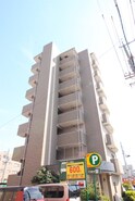 クイーンズ・スクエア