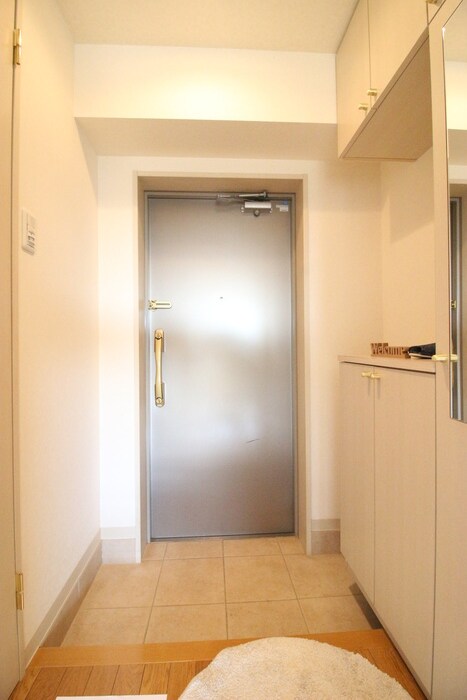 物件内観写真19　(玄関)