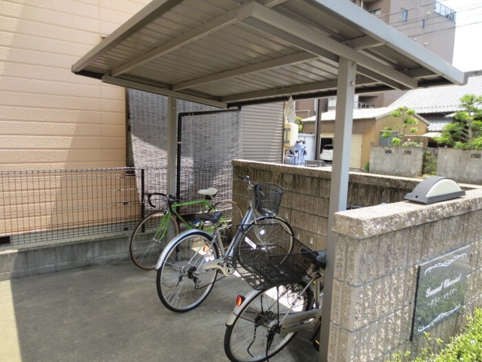 物件外観写真3　(駐輪場)