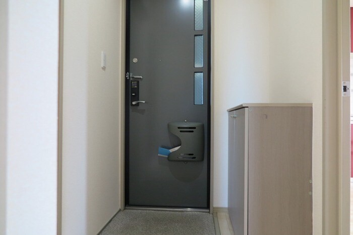 物件内観写真10　(玄関)