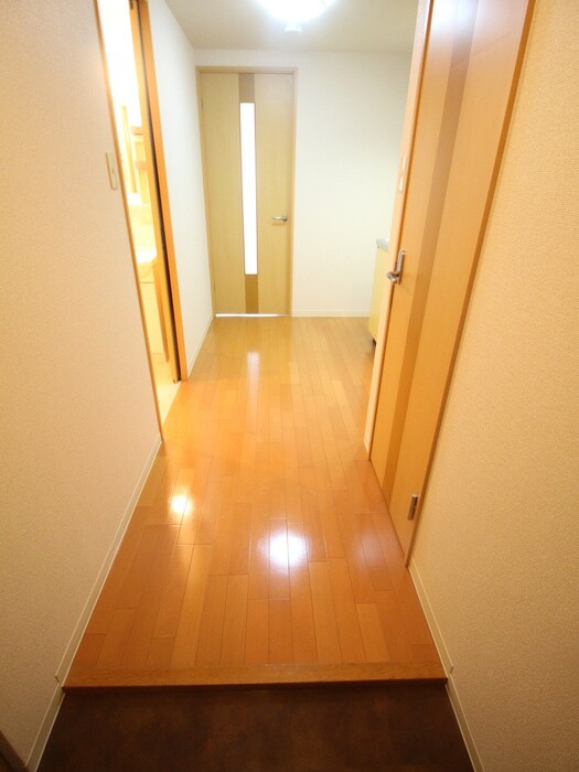 物件内観写真7　(玄関)