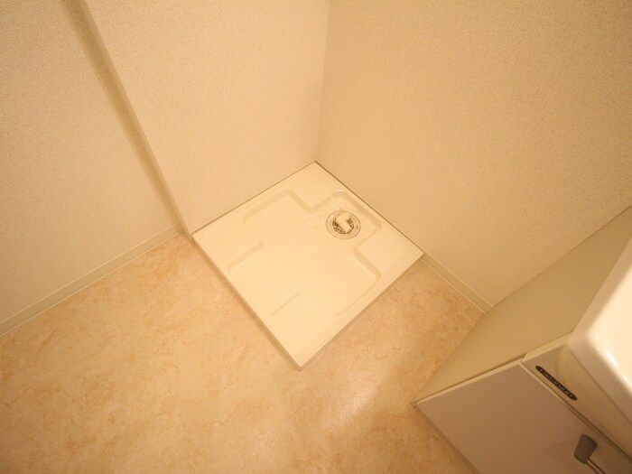 物件内観写真10　(洗濯機置場)