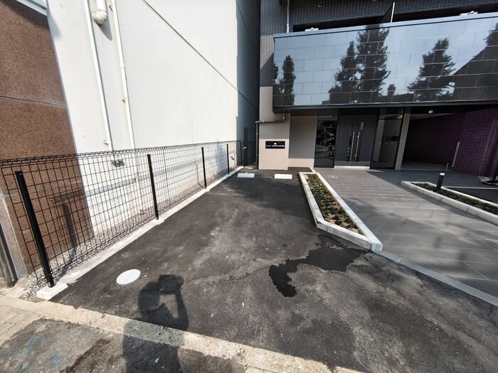 物件外観写真6　(駐車場)