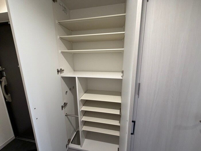 物件内観写真18　(靴箱)
