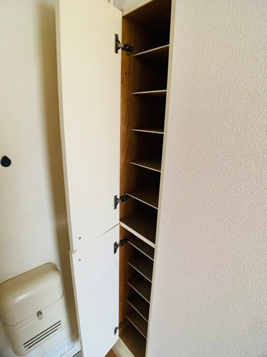 物件内観写真4　(靴箱)
