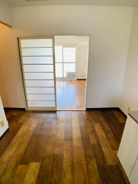 物件内観写真10　(居室)