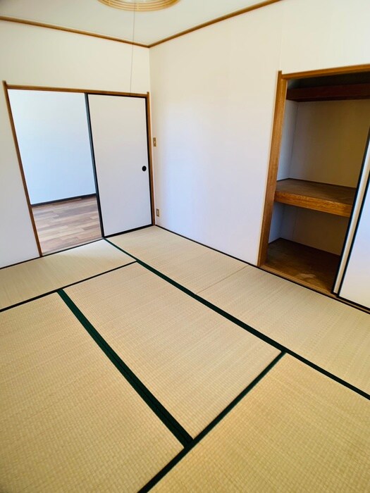 物件内観写真13　(居室)