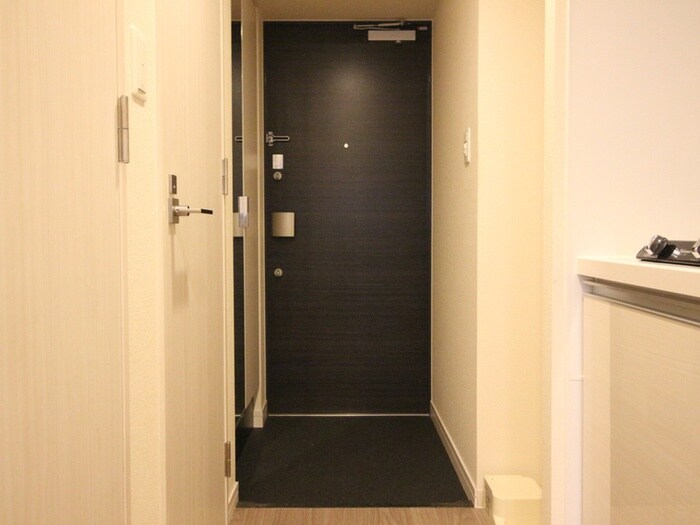 物件内観写真18　(玄関)