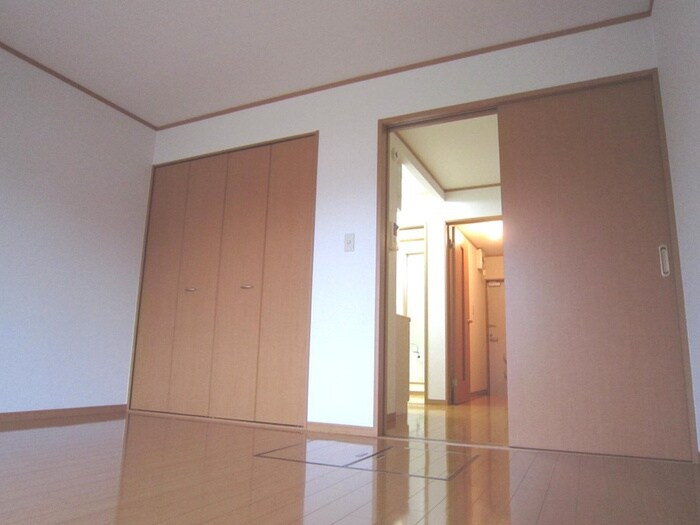 物件内観写真3　(居室)