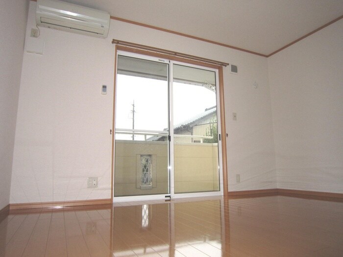 物件内観写真4　(居室)