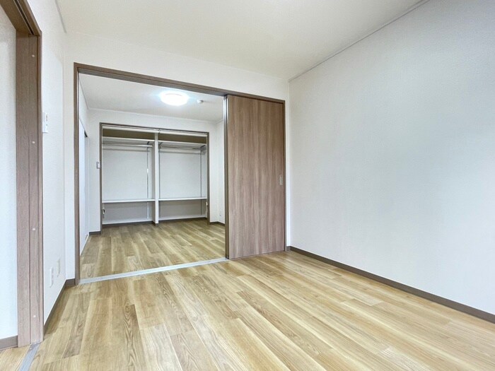 物件内観写真8　(居室)