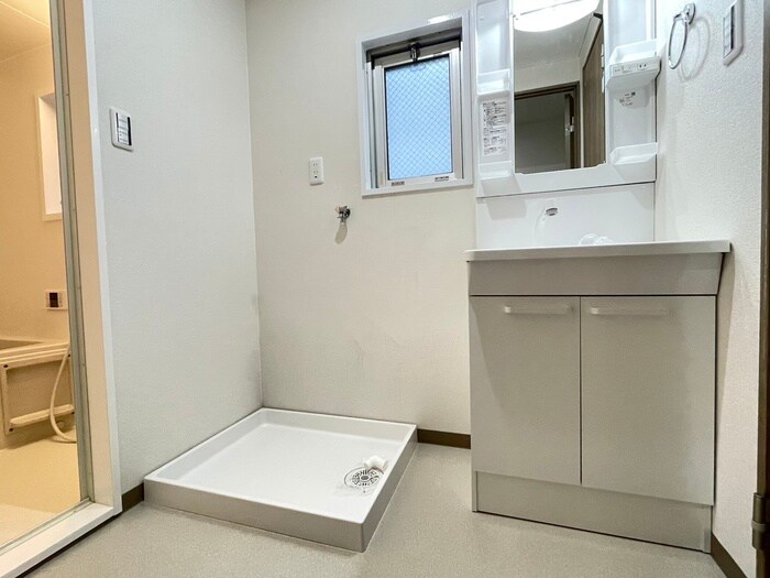 物件内観写真12　(洗濯機置場)