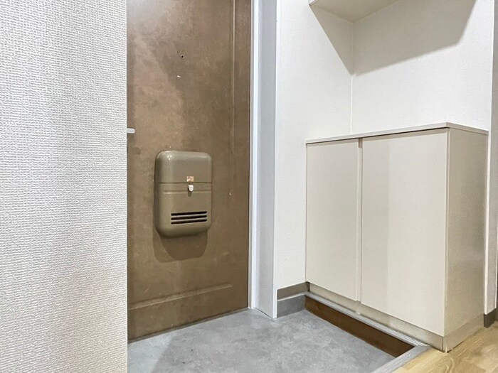 物件内観写真14　(玄関)