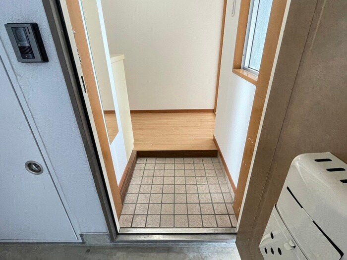 物件内観写真15　(玄関)