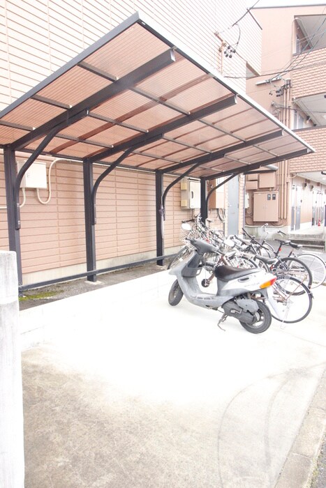 物件外観写真6　(駐輪場)