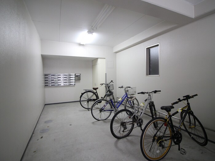 物件外観写真5　(駐輪場)