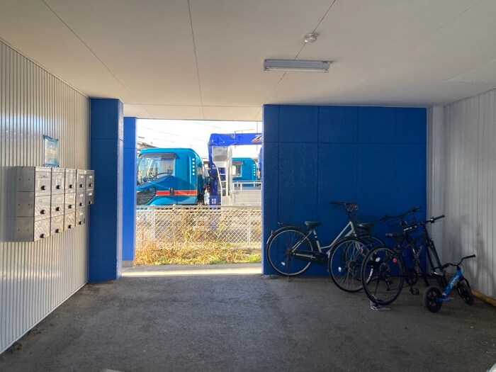 物件外観写真3　(駐輪場)