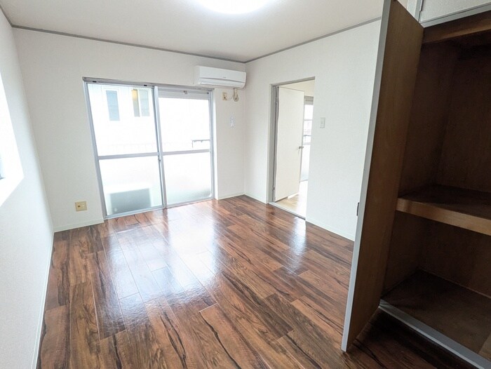 物件内観写真11　(居室)