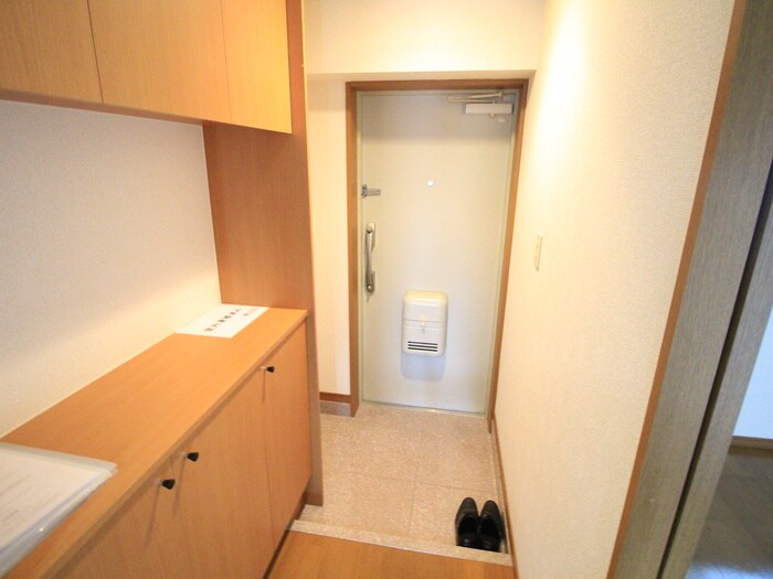 物件内観写真22　(玄関)