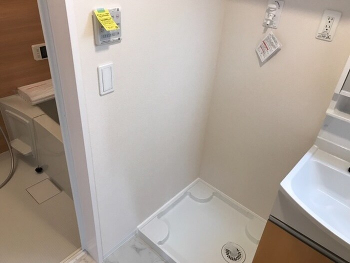 物件内観写真15　(洗濯機置場)